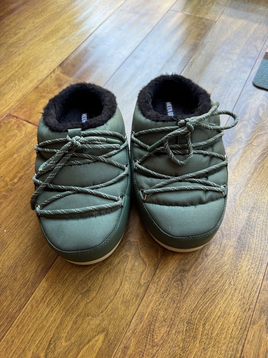 Moon Boot Other - Moon Boots Cozy Lace-Up Slip-On Olive Green